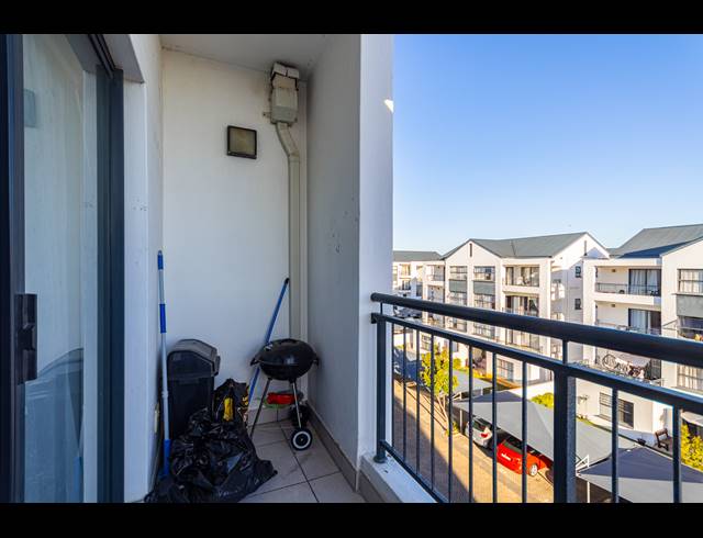 1 BEDROOM APARTMENT FOR SALE IN SANDOWN
